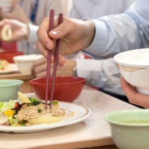 4. 食事補助や福利厚生が充実